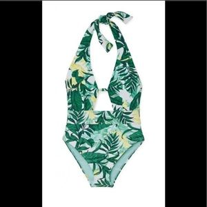 Swimsuit floral, sizes S/L, color Print. New whit tags. Brand Adore Me